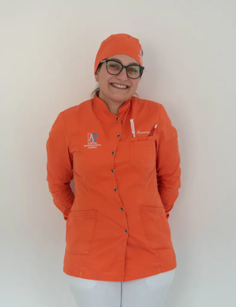 Ritratto di Francesca Murru, assistente alla poltrona del Centro Odontoiatrico Pompei, formata e qualificata secondo le norme vigenti