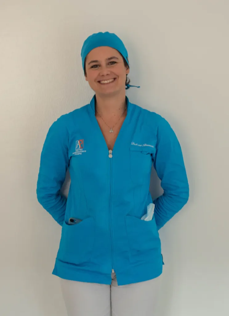 Ritratto della Dott.ssa Martina Bazzocchi, ortodonzista del Centro Odontoiatrico Pompei a Lanusei, specializzata in ortodonzia per adulti, bambini e pazienti con bisogni speciali